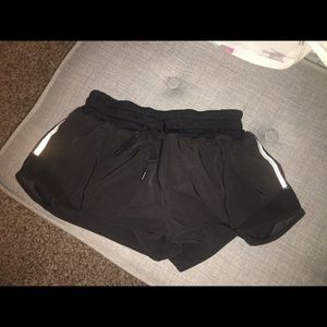 LULULEMON HOTTY HOT BLACK SHORTS